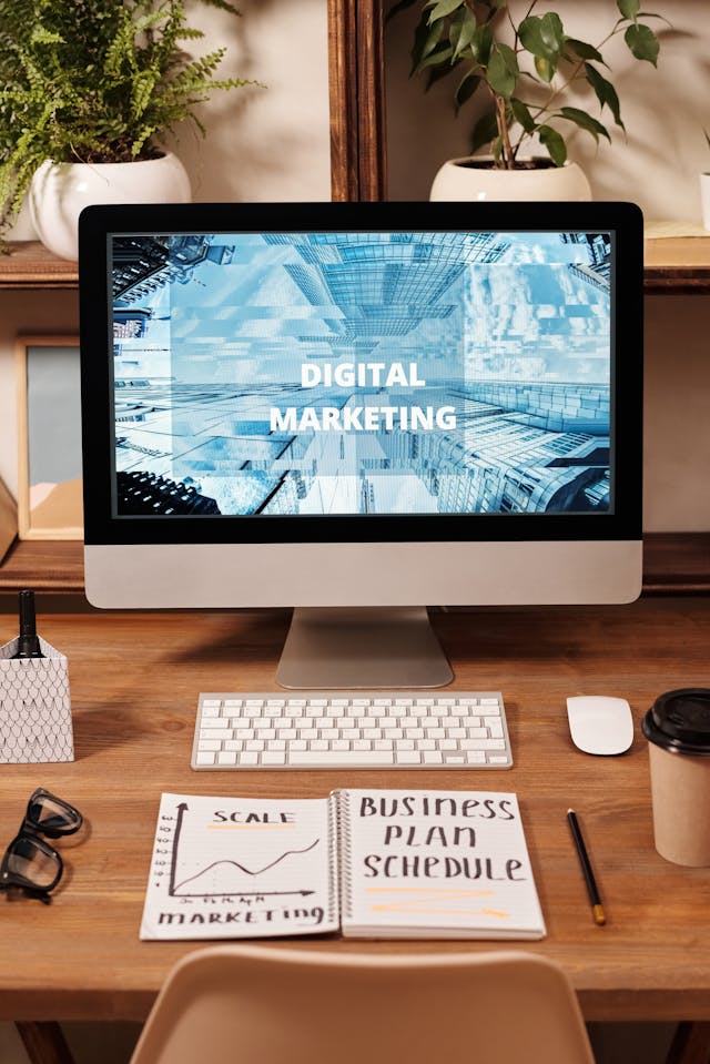Le marketing numérique s'affiche sur un Mac.