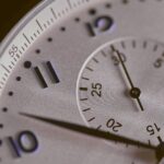 Gros plan sur le cadran d'une montre.