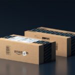Duas caixas da Amazon, uma ao lado da outra.